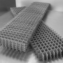 Сетка сварная 100 х 100 х 4 мм (1,5 х 2 м) в картах 3 кг/шт 33153